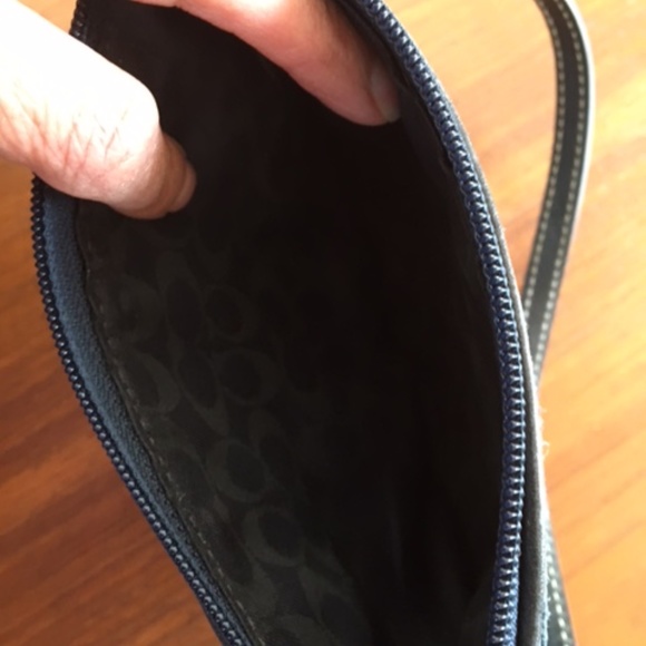 NWOT Coach Blue Suede Wristlet - Picture 9 of 9